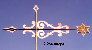 Jewell Scroll with Amber Glass in Tail